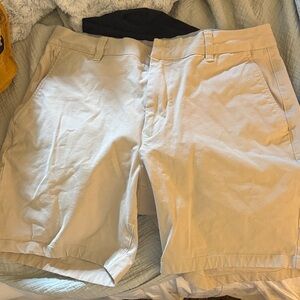 Bonobos Men's Cream Flat Front Shorts
